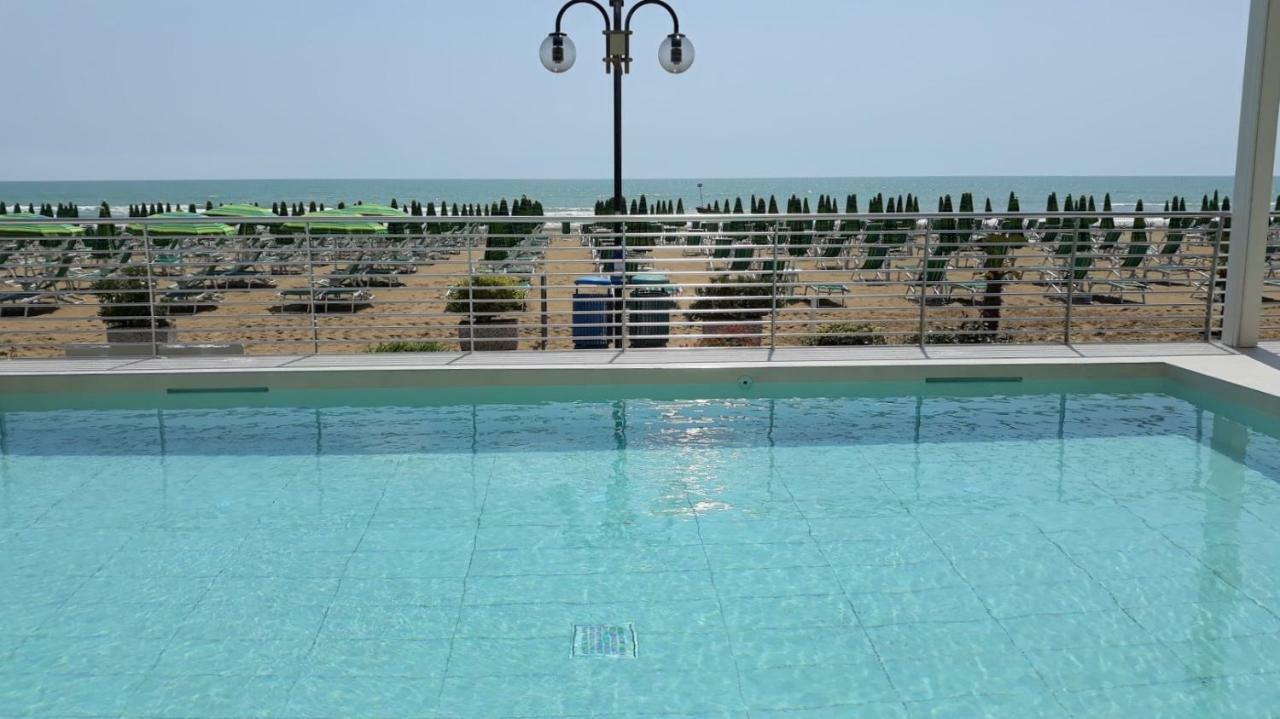 Hotel Corallo Lido di Jesolo Exterior foto