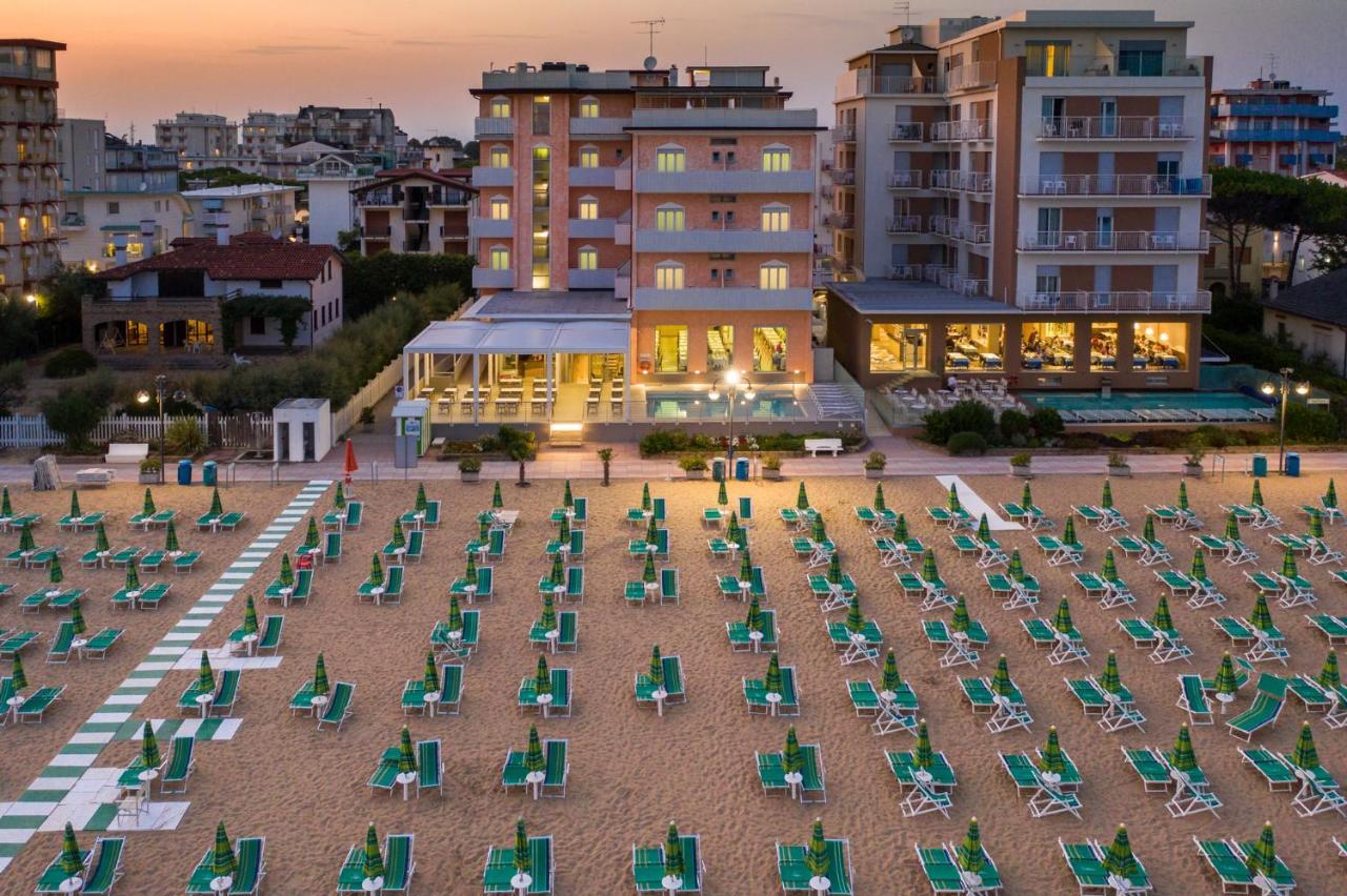 Hotel Corallo Lido di Jesolo Exterior foto